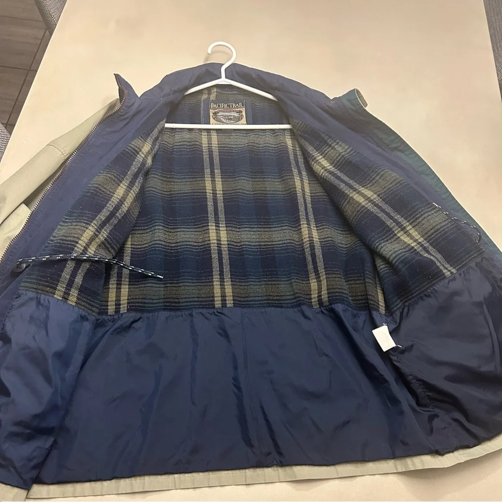 Vintage Pacific Trail Women’s Tan UtilityJacket with Navy Trim , Size XL - Picture 6 of 8